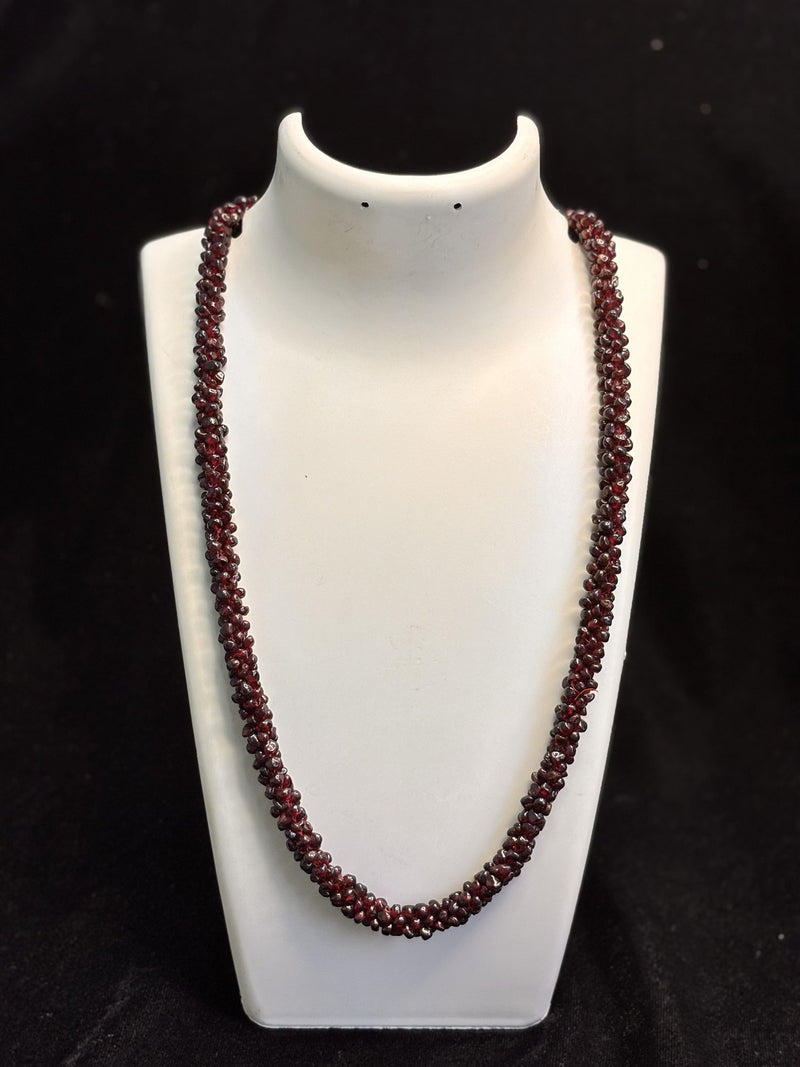 Garnet pomogranate red jaali work